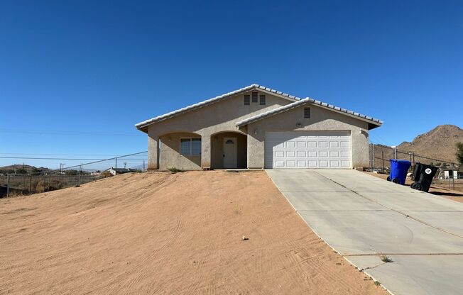 3 bedroom 2 bath Apple Valley Home Available now!