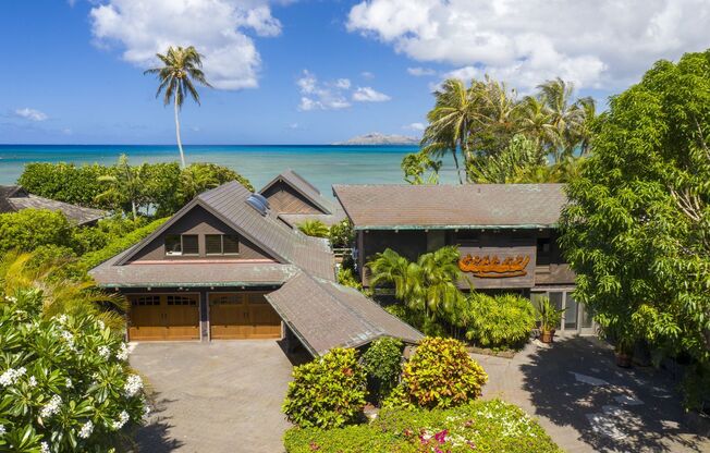 Lavish Oceanfront Estate w/Pool, Spa & AC - Close to Beaches: Maunalua Sunset