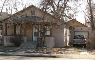 2 Bedroom House with One Car Garage Near Downtown