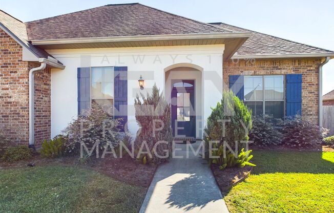 Beautiful 3 bedroom home available in Broussard!