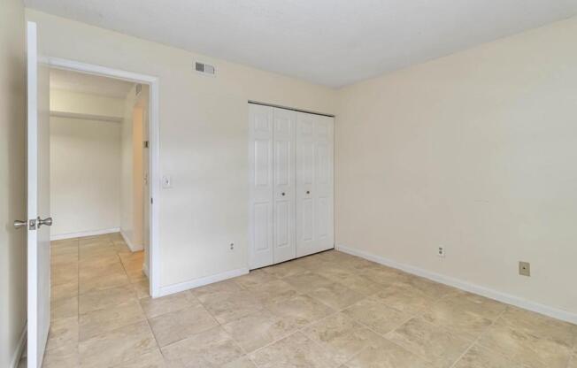 2 beds, 2 baths, 932 sqft, $2,100