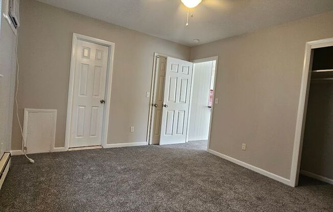 1 bed, 1 bath, $975, Unit 1704 Kingston Ave Apt 6