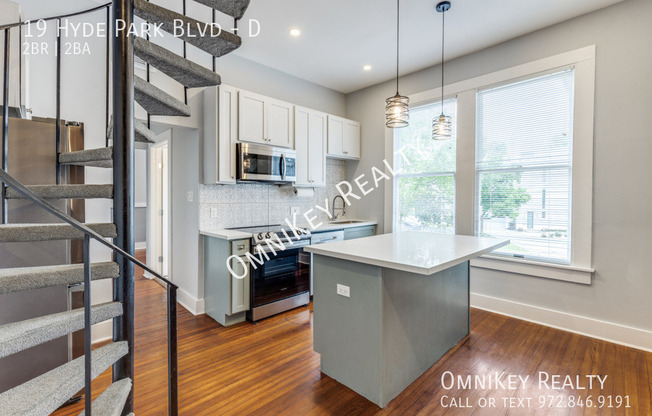 19 HYDE PARK BLVD