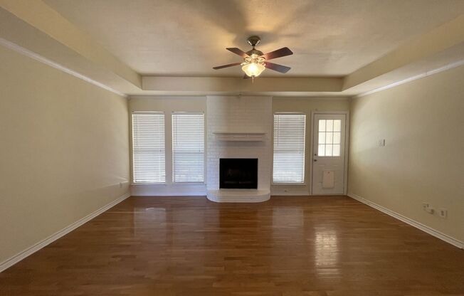 5219 Stage Trail Dr, Arlington, TX 76017