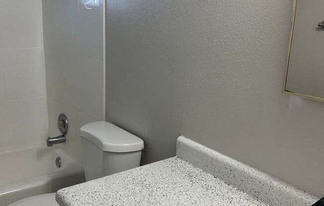 2 beds, 1 bath, 810 sqft, $1,195, Unit 76