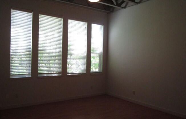 1615 West Oleander St Apts