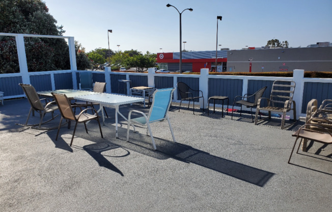 1150 MANHATTAN BCH BLVD