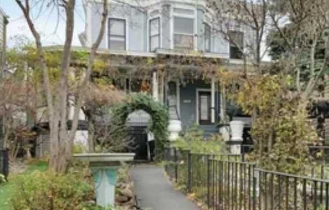 706 GRAND AVE