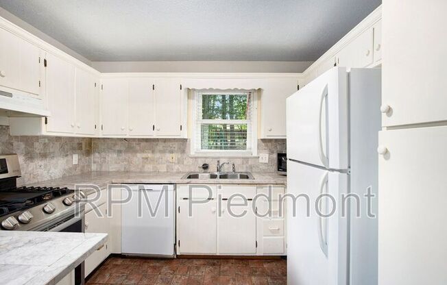 2716 Deerwood Trail