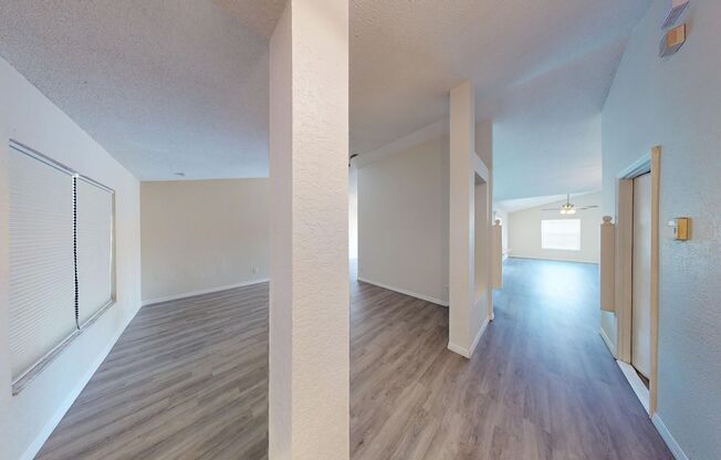 Beautiful 3 Bed/2 Bath Single Family Home In Deltona!!