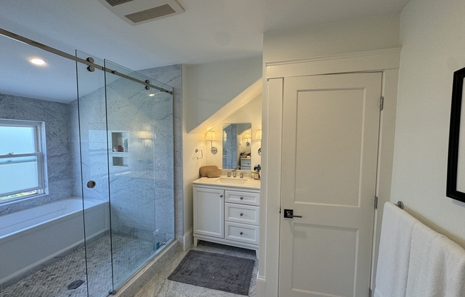 32 ATHERTON RD