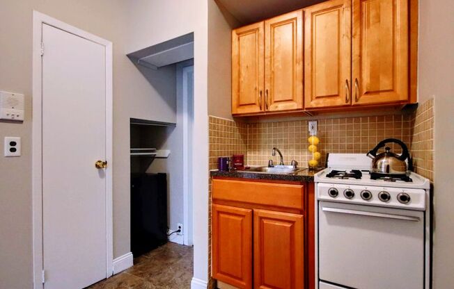 Studio, 1 bath, $2,610, Unit 304