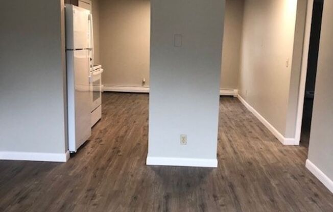 1 bed, 1 bath, $1,394, Unit 10