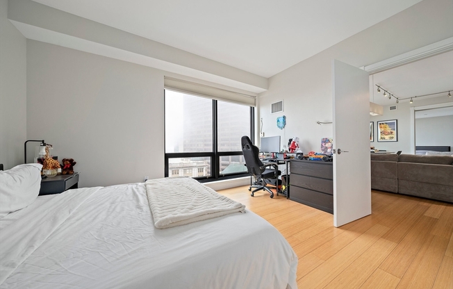 2 beds, 2 baths, 966 sqft, $5,900, Unit 2207