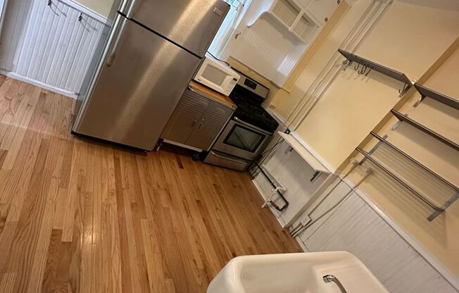 1 bed, 1 bath, $2,050