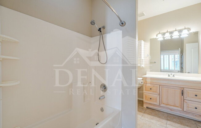 3 beds, 2 baths, 1,215 sqft, $1,895, Unit Unit 1066
