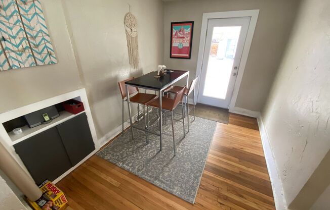 3 beds, 1 bath, $2,500