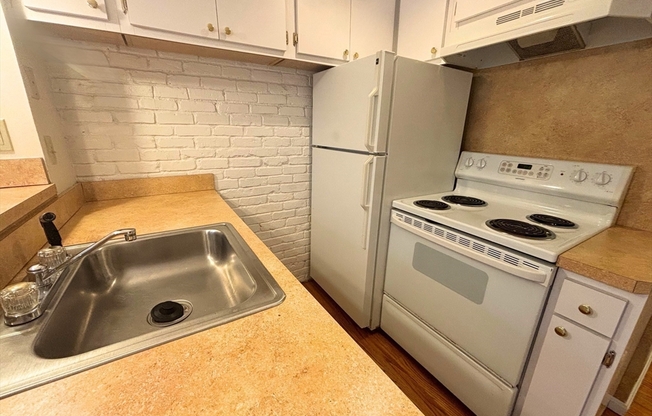 1 bed, 1 bath, 588 sqft, $2,195, Unit N