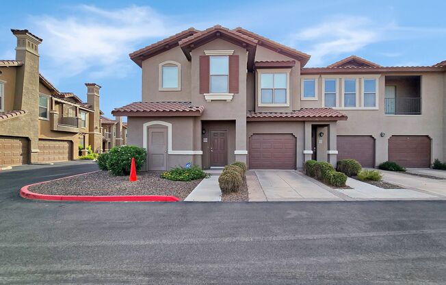 Litchfield Park condo with pool & gym! 2 car garage!