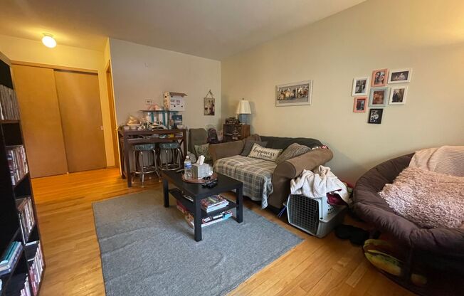 1 bed, 1 bath, 450 sqft, $895, Unit 19