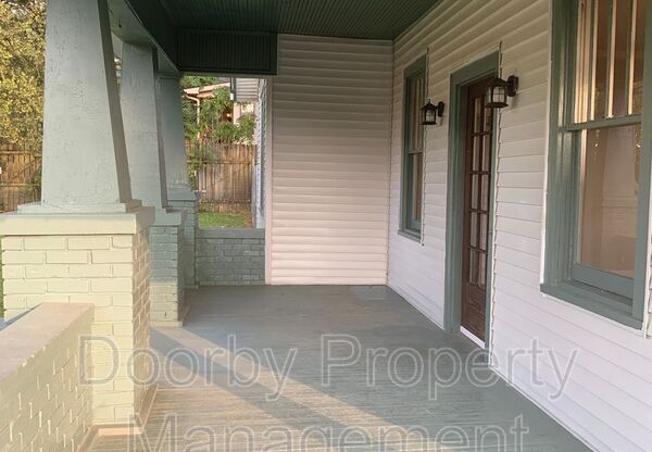 2300 Elmendorf St