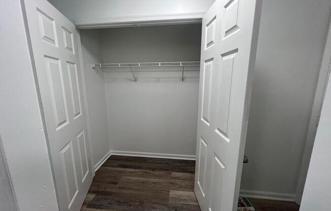 3 beds, 1.5 baths, $1,600, Unit 4054 Ogden St