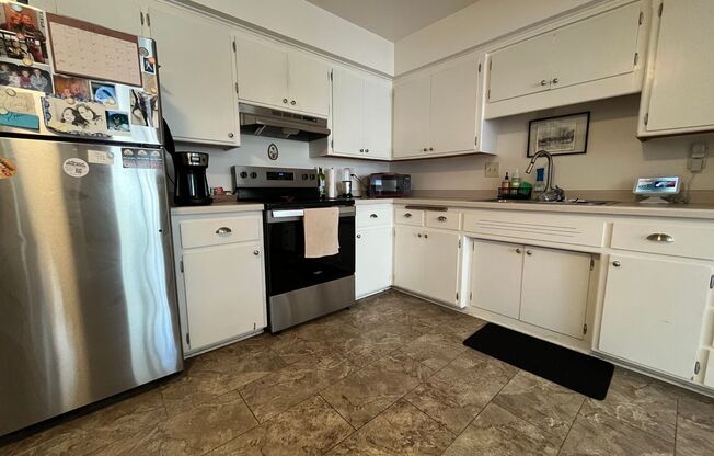 1 bed, 1 bath, $1,015, Unit 32