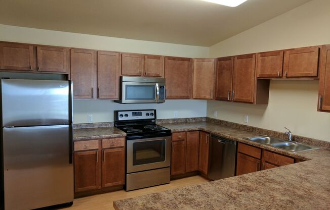 3 beds, 2 baths, 1,170 sqft, $1,380, Unit 5160-311
