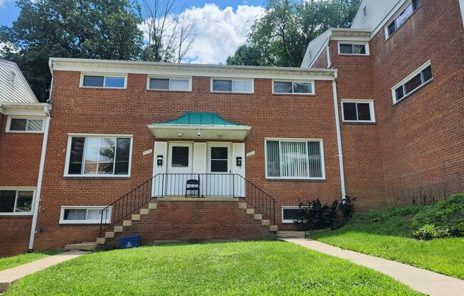Arlington 3 Level Rowhouse