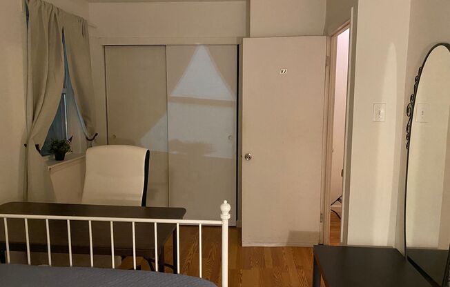 2 beds, 1 bath, $1,540, Unit 648 N 33rd St B - Whole Unit