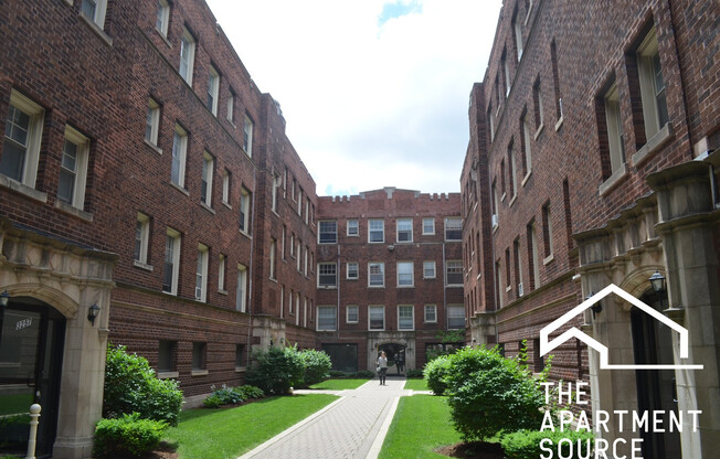 3259 W Wrightwood Ave