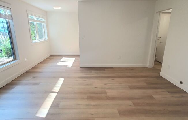 2 beds, 1 bath, 731 sqft, $2,795, Unit 105