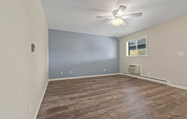 1 bed, 1 bath, 420 sqft, $475, Unit 212-237