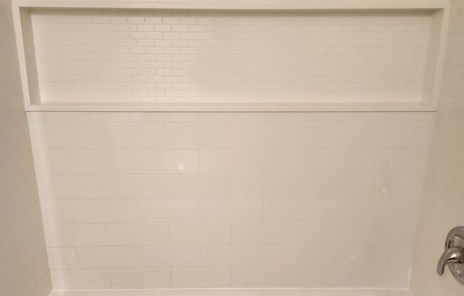 2 beds, 1 bath, 859 sqft, $1,450, Unit GL46007