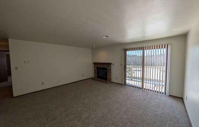 2 beds, 2 baths, 1,034 sqft, $1,279, Unit 1401 062