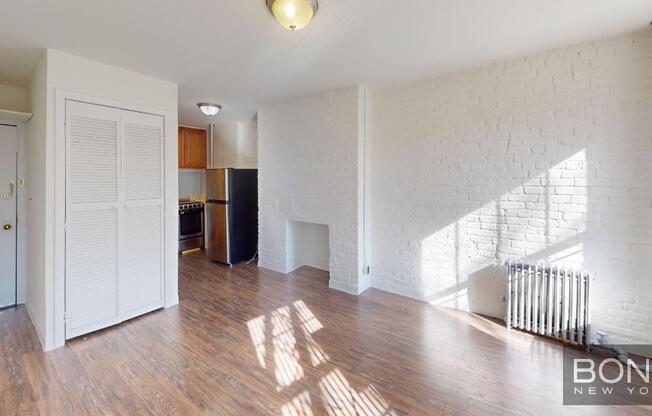 43 E 1 ST
