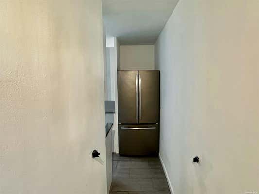 2 beds, 1 bath, $2,700, Unit B201