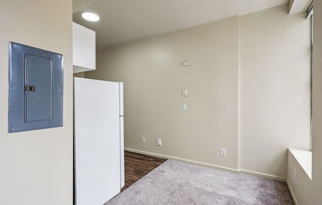 Studio, 1 bath, 252 sqft, $950, Unit 807
