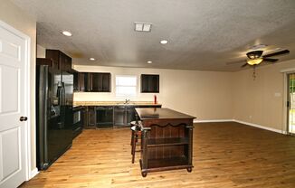 3 beds, 2 baths, $1,550