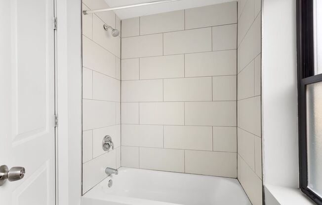 Studio, 1 bath, 250 sqft, $1,425, Unit 1D