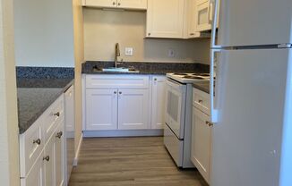 1 bed, 1 bath, 600 sqft, $999, Unit 3620 Crest Ave -H