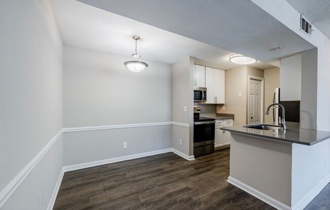 1 bed, 1 bath, 705 sqft, $1,375, Unit 2032