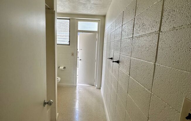 Studio, 1 bath, $1,800