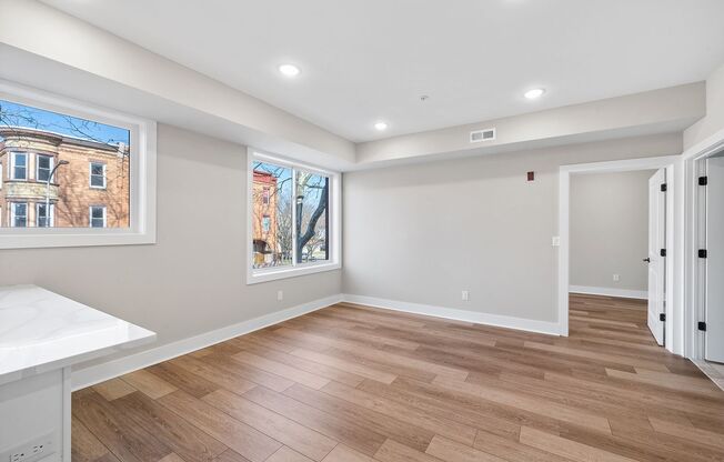 2 beds, 2 baths, 858 sqft, $1,749, Unit 212