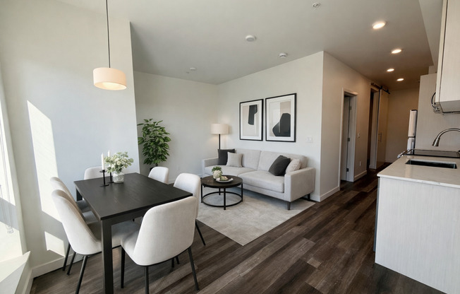 Studio, 1 bath, 278 sqft, $1,875, Unit 303