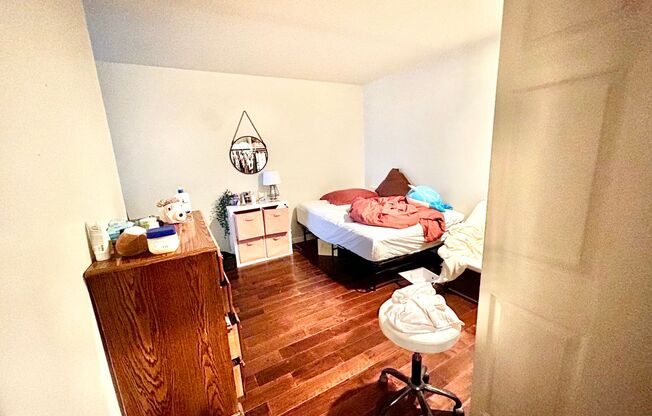 2 beds, 1 bath, 768 sqft, $2,440, Unit 328