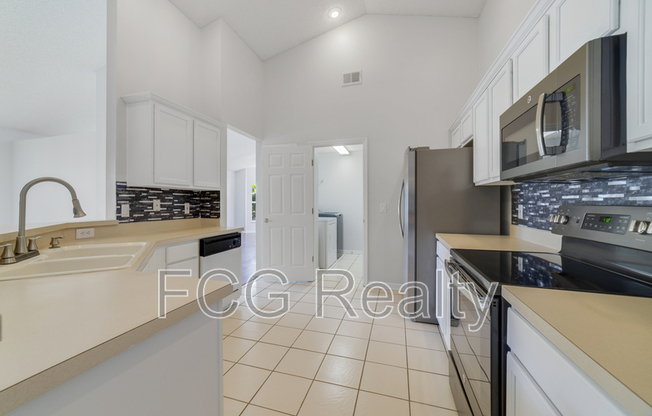 491 GOLDENMOSS LOOP