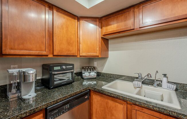 2 beds, 2 baths, $2,500, Unit #107