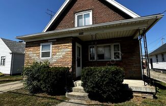 Welcome to this charming 3 bedroom, 1 bathroom home located in Toledo, OH.