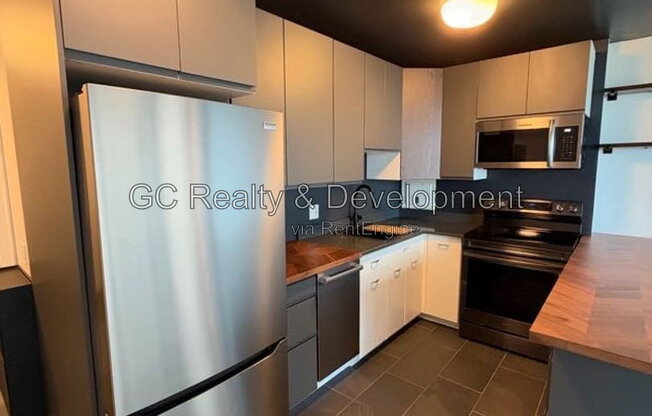 Studio, 1 bath, 500 sqft, $2,400, Unit 901